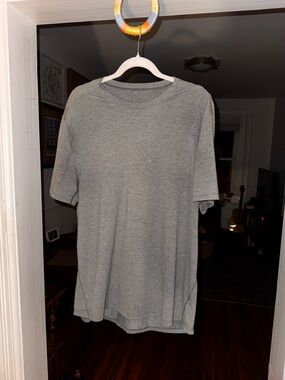 Men’s lululemon work out shirt xl